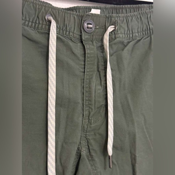 Vuori Men's Green Pants - Picture 4 of 6